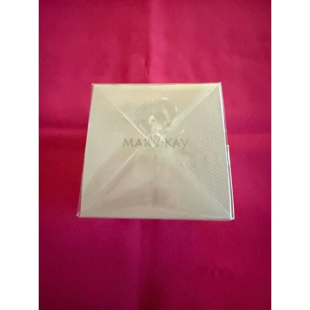 Mary Kay Illuminea Extrait de Parfum New in Box Sealed 1.6 oz FREE SHIPPING